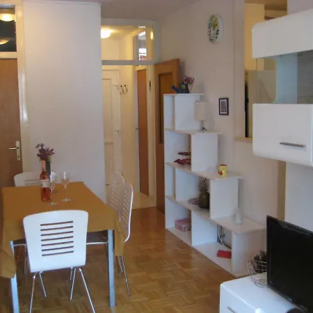 Apartman Agata アパート
